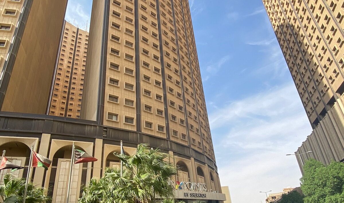Four Points by Sheraton Riyadh Khaldia - Four Points by Sheraton Riyadh Khaldia se prezintă cu o clădire modernă și impunătoare, fațadă elegantă și detalii arhitecturale rafinate, simbol al confortului urban.