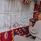 În inima Marocului, covoarele din Taznakht sunt realizate din lână fină Siroua și din meșteșuguri transmise din generație în generație. Țesute manual ca kilim (hanbel) sau cu fir scurt.