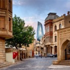 Icheri Sheher, Orașul Vechi din Baku, este inclus în Patrimoniul UNESCO din 2000: un labirint fascinant de ziduri medievale, palate istorice și moschei.