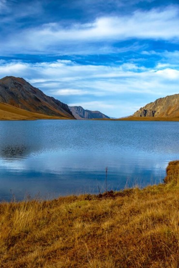 Rezervația Națională Lagodekhi, în estul Georgiei lângă granița cu Azerbaidjan, este o zonă protejată renumită pentru natura și biodiversitatea s