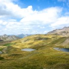 Traseul lacului Black Rocks din zona protejată Lagodekhi, Georgia, oferă natură nealterată și superbe culori de vară în regiunea Kakheti.