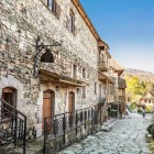 Strada Sharambeyan din Dilijan, Armenia: case istorice din piatră și lemn, atmosferă medievală și farmec autentic în „Elveția Armeniei”.