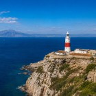 Farul Europa Point marchează extremitatea sudică a Gibraltarului și oferă priveliști asupra strâmtorii, până la țărmurile Marocului în zilele senine.