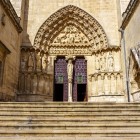 Impresionantul portal de intrare al Catedralei din Burgos, inclusă în Patrimoniul UNESCO, deschide accesul către una dintre cele mai spectaculoase capodopere ale goticului european de pe Camino de Santiago.