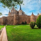 Zidurile vechi ale Astorgăi încadrează Palatul Episcopal proiectat de Antoni Gaudí și Catedrala, oferind una dintre cele mai frumoase panorame din Castilia și León.