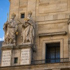 Statuile regilor biblici Iosafat, Ezechia și David împodobesc Bazilica Mănăstirii Regale El Escorial, simbol al credinței și al Renașterii spaniole.