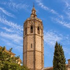 El Micalet, clopotnița gotică a Catedralei din Valencia, domină centrul istoric prin structura sa octogonală: construit între 1381 și 1424, este un simbol îndrăgit al orașului.