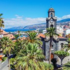 În centrul orașului Puerto de la Cruz se află Biserica Nuestra Señora de la Peña de Francia, remarcată prin clopotnița din piatră întunecată și grădinile din Plaza de la Iglesia.