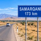Călătoria continuă spre Samarkand, aflat la aproximativ 173 km. Drumul traversează ținuturile uzbece spre unul dintre marile orașe ale Drumului Mătăsii.