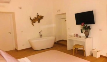 5 bedrooms appartement at Napoli 500 m away from the beach with sea view and wifi
