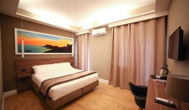 7th Floor Suite