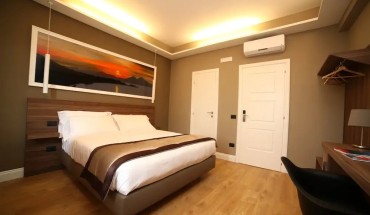 7th Floor Suite