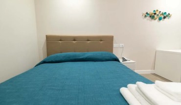 8 Rooms Hotel